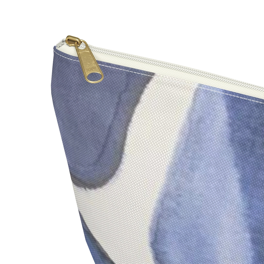 Blue Giraffe Printed Accessory Pouch w T-bottom