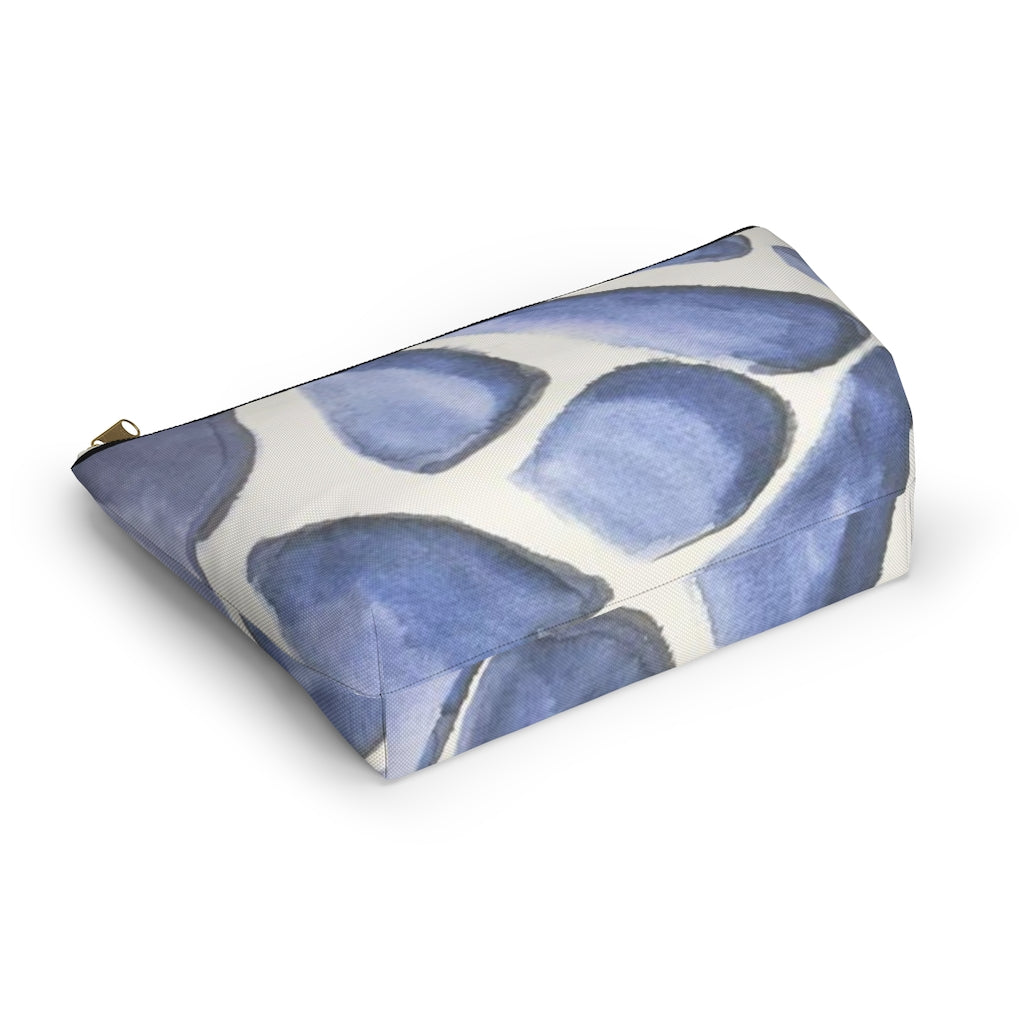 Blue Giraffe Printed Accessory Pouch w T-bottom