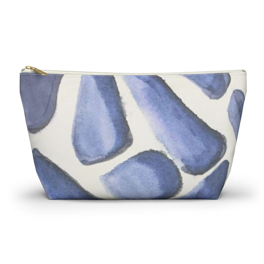 Blue Giraffe Printed Accessory Pouch w T-bottom